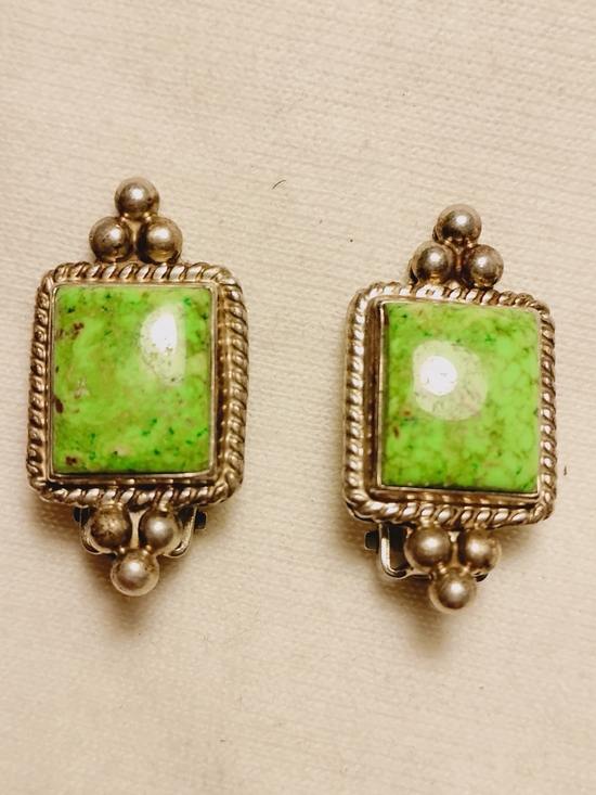 Jewelry - Green Stone Silver-Tone Clip On Stud Earrings